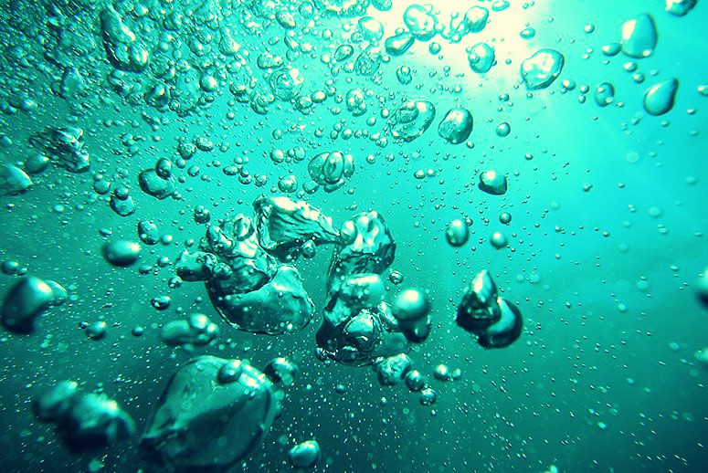 ¿Cuál es la densidad del agua del mar?