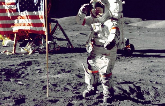 astronautas que pisaron la luna