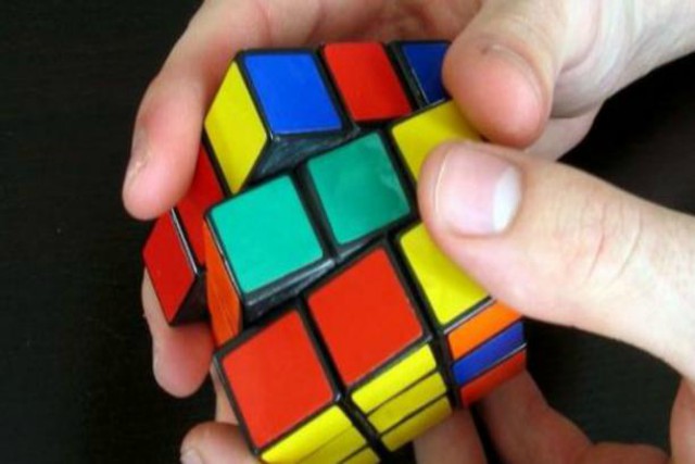 cómo resolver un cubo de rubik