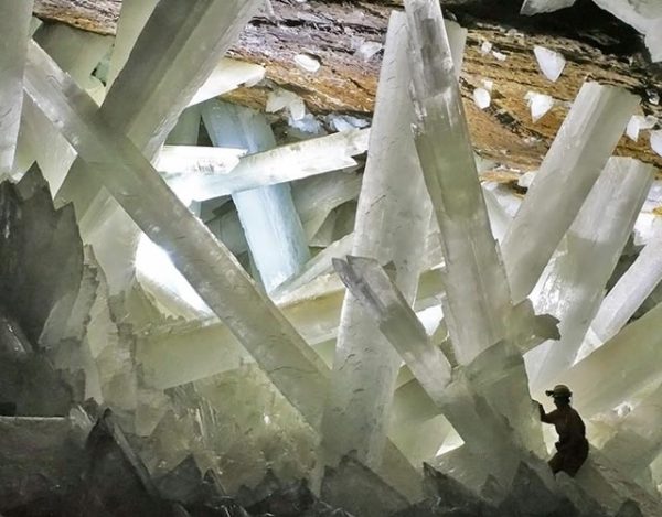 El misterio de la cueva de los cristales