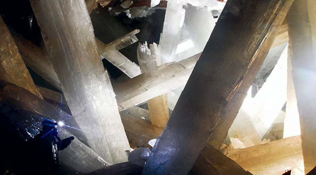El misterio de la cueva de los cristales
