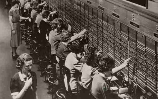 Breve historia de las Operadoras Telefónicas